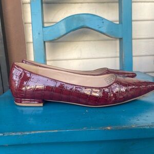 Elegant Burgundy Croc-Embossed Flats